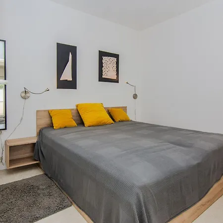With Parking Space - 24652 Appartamento Vir