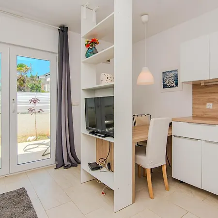 With Parking Space - 24652 Daire Vir